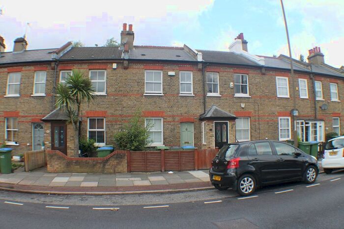 2 Bedroom Cottage To Rent In Green Lane, New Eltham, SE9