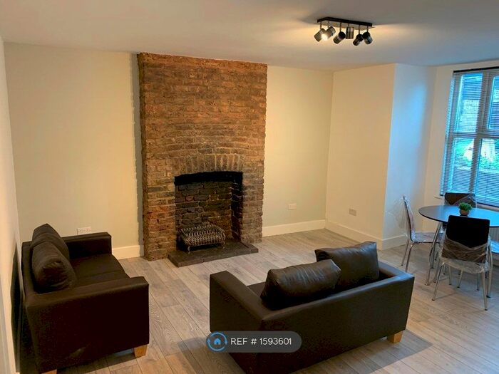 2 Bedroom Flat To Rent In (Kt), London, NW5