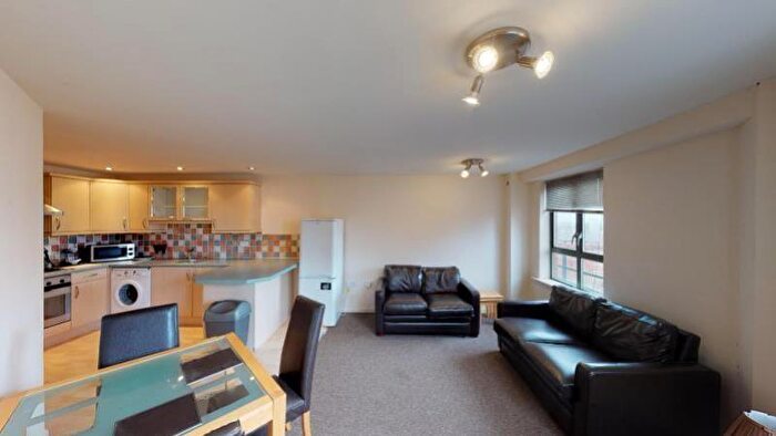 2 Bedroom Flat To Rent In Royal Victoria Court Gamble Street, Nottingham, NG7