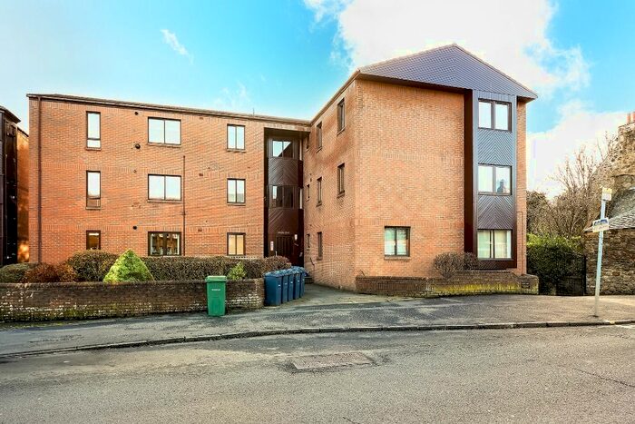 2 Bedroom Flat To Rent In Lanark Road, Juniper Green, Edinburgh, EH14