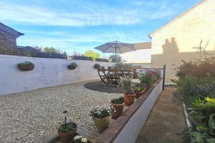 1 Bedroom Flat To Rent In Camden Road, Tunbridge Wells, TN1