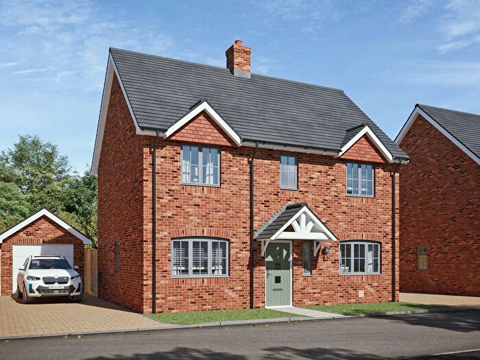 3 Bedroom Detached House For Sale In Brockhills Lane, New Milton, BH25