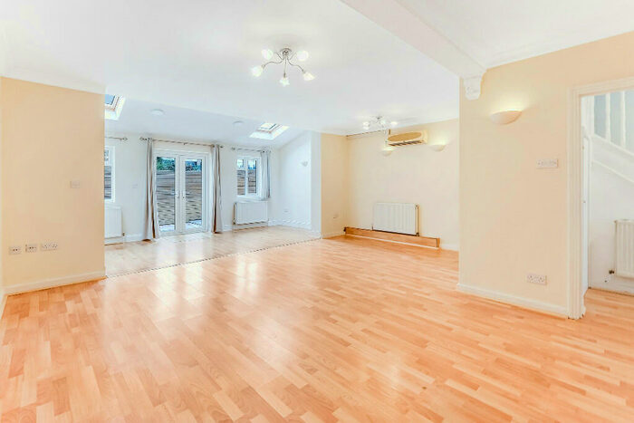 3 Bedroom House To Rent In Knottisford Street, London, E2