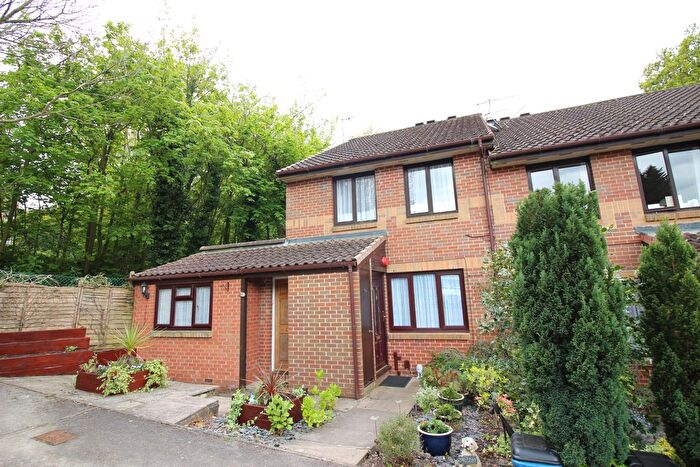 1 Bedroom Maisonette To Rent In Richards Close, Bushey, Herts, WD23