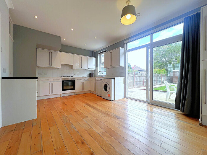 3 Bedroom Terraced House To Rent In Tennyson Avenue, KT3