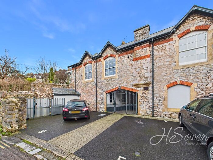 2 Bedroom Flat For Sale In Ellacombe Road, Torquay, TQ1