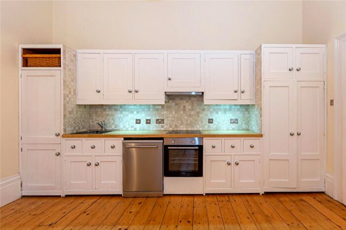 2 Bedroom Apartment To Rent In Oakfield Road, Clifton, Bristol, BS8