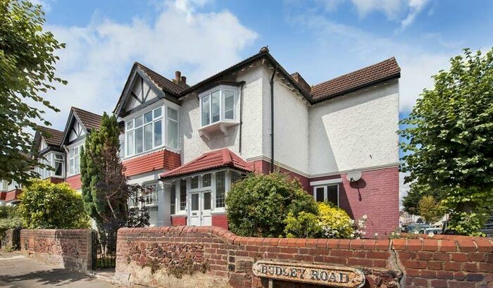 2 Bedroom Apartment To Rent In Dudley Road, London, Greater London, N3