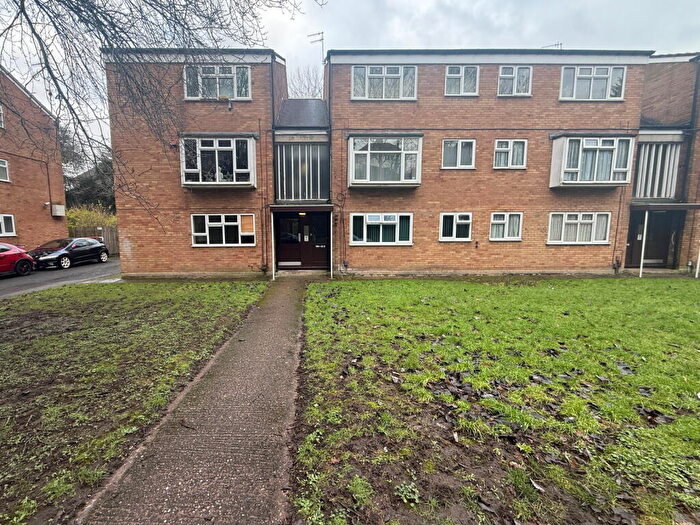1 Bedroom Flat For Sale In Pebble Close, Stourbridge, West Midlands, DY8
