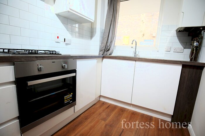 1 Bedroom Flat To Rent In Ringmer Gardens, London, N19