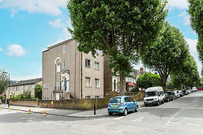 1 Bedroom Flat To Rent In Rookwood Road, Flat, Stamford Hill, N16
