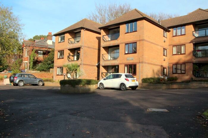 2 Bedroom Apartment To Rent In Sedgemead, Netley Abbey, Southampton, SO31