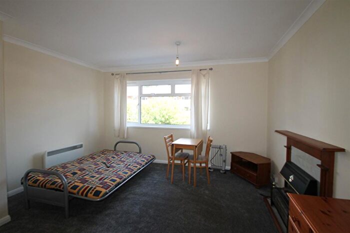 1 Bedroom Studio For Sale In High Road, Bushey Heath, Bushey, WD23