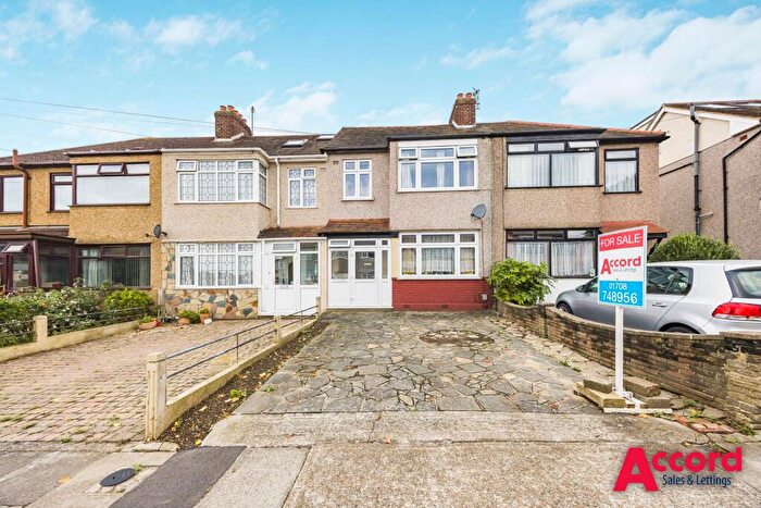 3 Bedroom Terraced House For Sale In Horndon Road, Romford, RM5