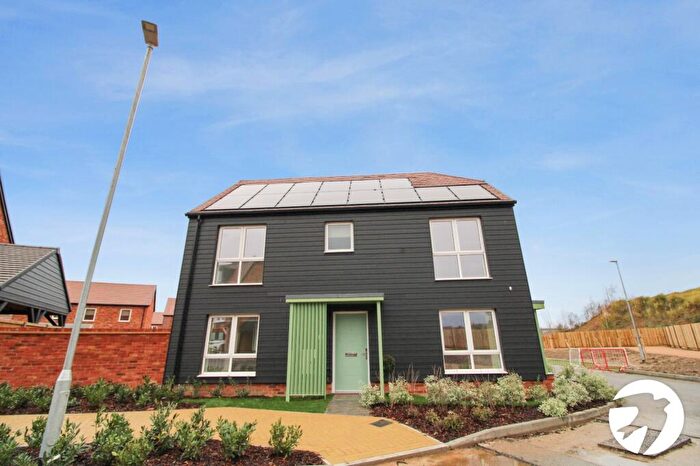 3 Bedroom Detached House To Rent In Ragstone Avenue, Alkerden, Ebbsfleet Valley, Swanscombe, DA10