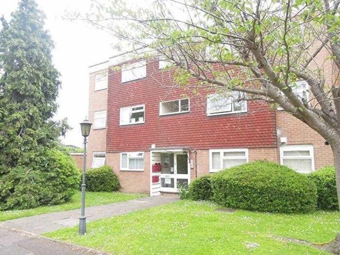 2 Bedroom Flat To Rent In Tithe Court, Slough, Berkshire, SL3