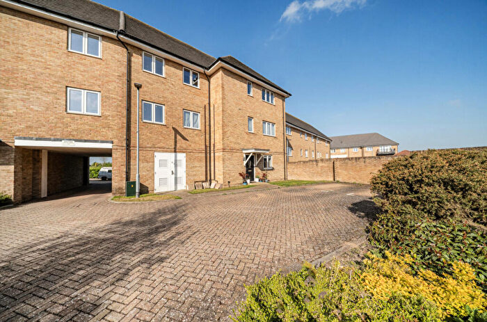 1 Bedroom Flat For Sale In Ellwood Fields, Binfield, Bracknell, Berkshire, RG42