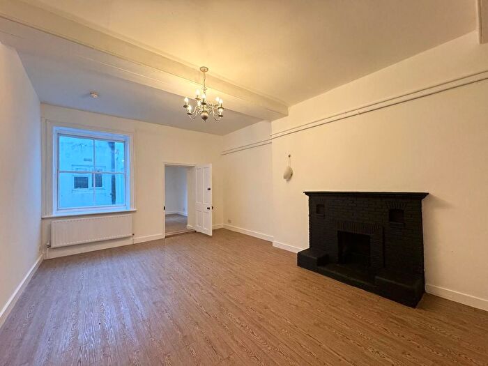 2 Bedroom Flat To Rent In Marine Parade, Brighton, BN2