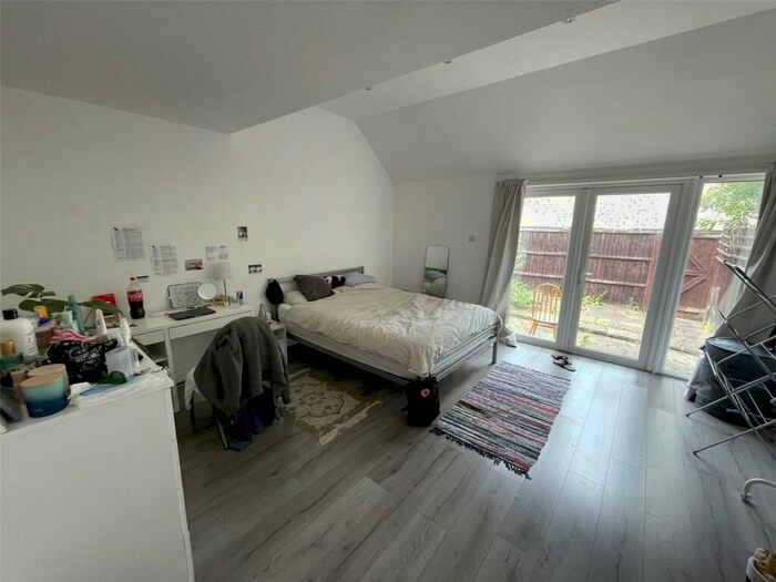 4 Bedroom House To Rent In Jupiter Way, Islington, London, N7