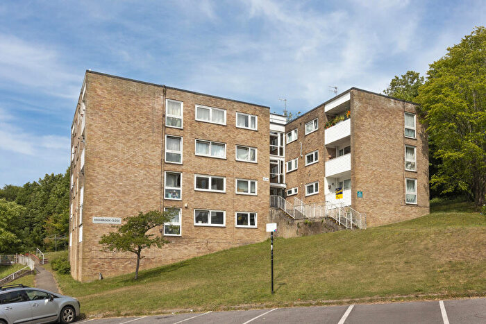 4 Bedroom Flat To Rent In Highbrook Close, Brighton, BN2