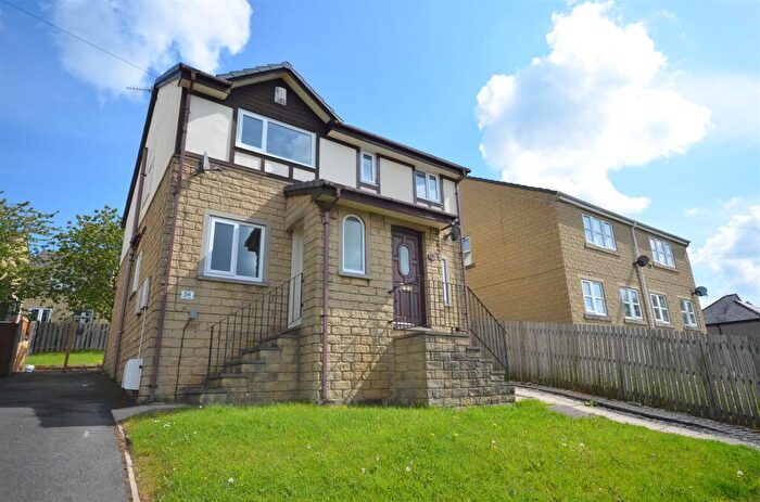 3 Bedroom Semi-Detached House To Rent In The Oval, Bingley, BD16