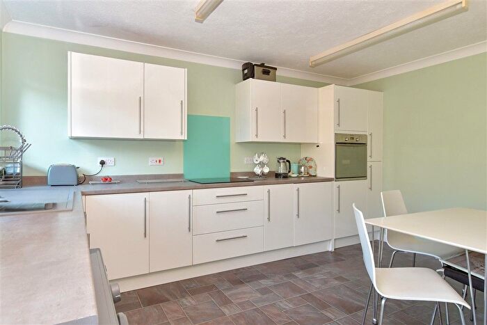 3 Bedroom End Of Terrace House For Sale In Albatross Avenue, Strood, Rochester, Kent, ME2