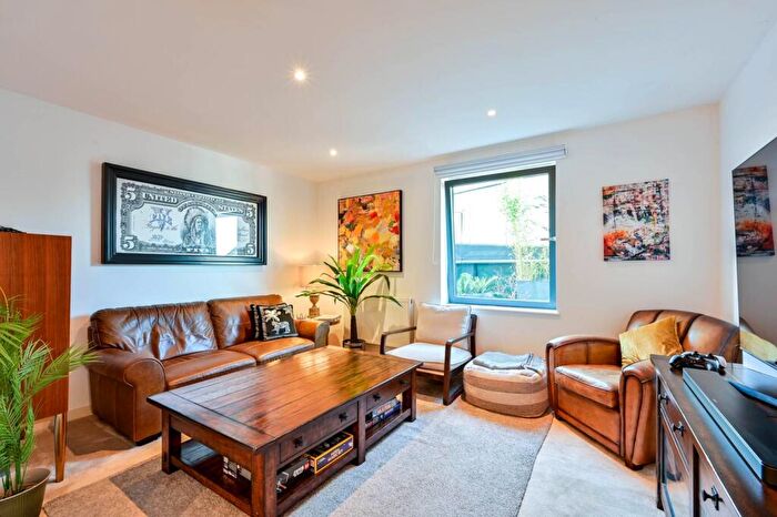 2 Bedroom Flat To Rent In Alexandra Terrace, Guildford, GU1