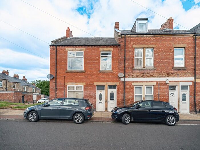 3 Bedroom Flat For Sale In Crowley Road, Swalwell, Newcastle Upon Tyne, Tyne And Wear, NE16
