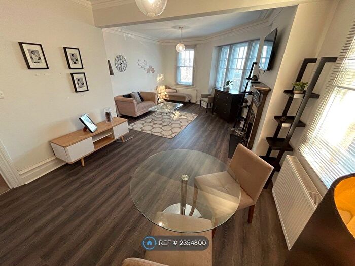 3 Bedroom Flat To Rent In Warwick Mansions, London, NW3