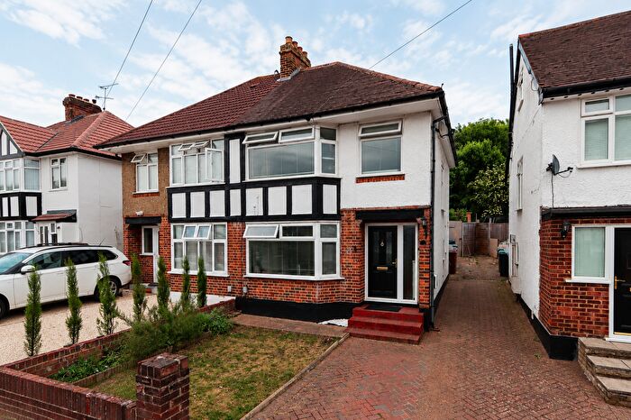 3 Bedroom Semi Detached House For Sale In Valley Walk, Croxley Green, Rickmansworth, Hertfordshire, WD3