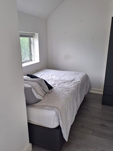 Studio To Rent In Penderry Rise, London, SE6