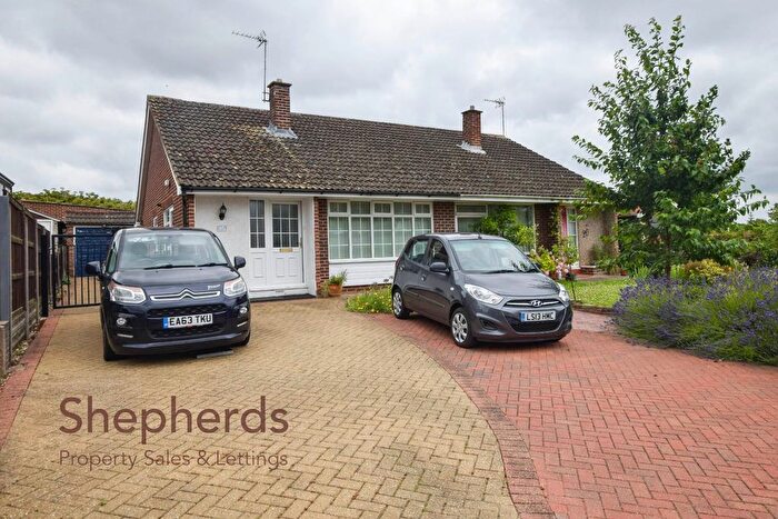 2 Bedroom Semi Detached Bungalow For Sale In Windsor Close, West Cheshunt, EN7