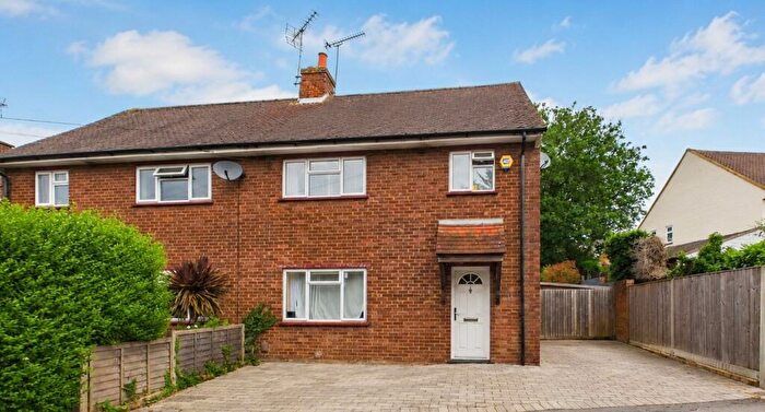 3 Bedroom Semi-Detached House For Sale In Larchfield Road, Maidenhead, Berkshire, SL6