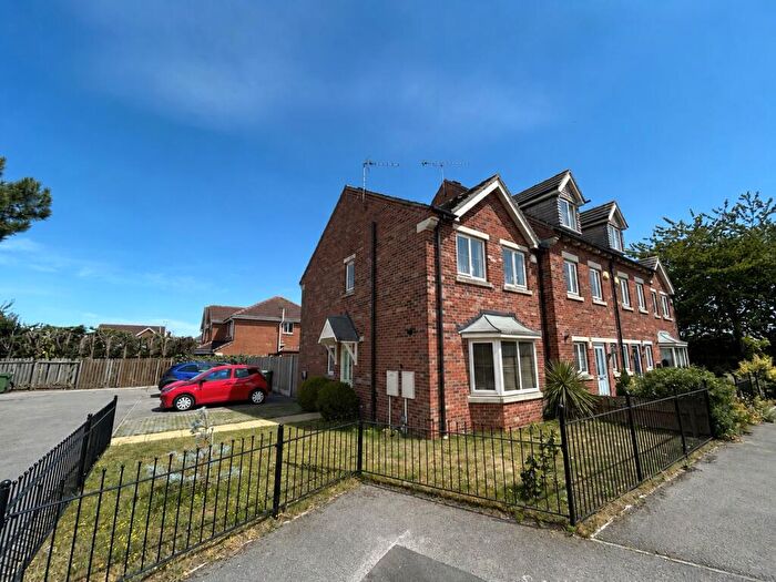 3 Bedroom End Of Terrace House For Sale In De Caldwell Drive, Newark, NG24