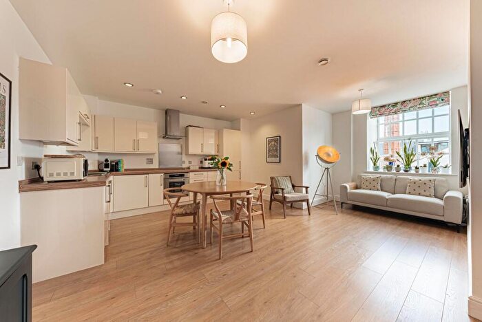 2 Bedroom Flat For Sale In Court Street, Faversham, ME13
