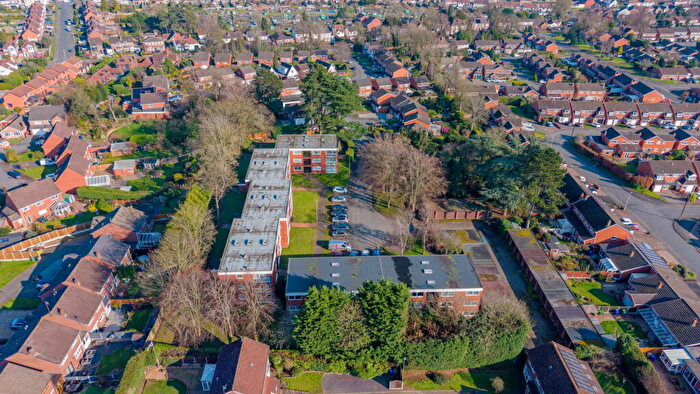 2 Bedroom Flat For Sale In Ingatestone Drive, Wordsley, Stourbridge, DY8