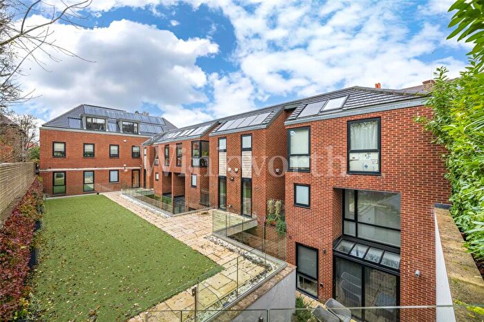 1 Bedroom Apartment For Sale In Hodford Road, London, NW11