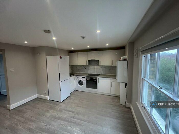 3 Bedroom Flat To Rent In Well Street, London, E9