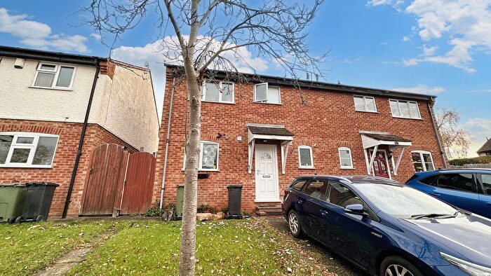 3 Bedroom Semi Detached House For Sale In Malham Way, Oadby, LE2