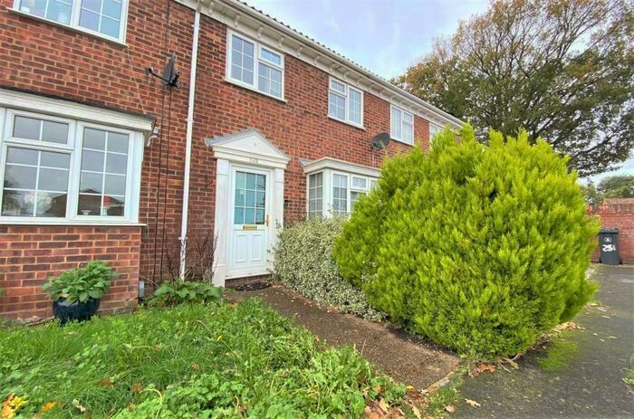 3 Bedroom Terraced House To Rent In Bisley, GU24
