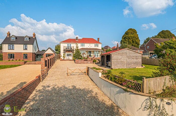 5 Bedroom Detached House For Sale In Waltham Road, Overton, Basingstoke, RG25