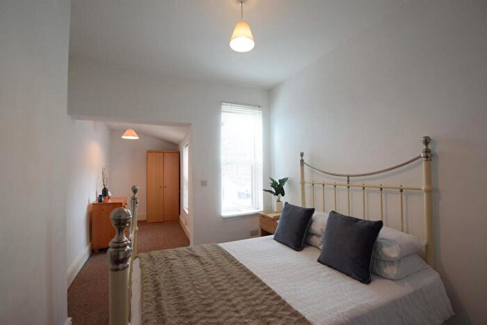 2 Bedroom End Of Terrace House To Rent In Arboretum Avenue - Student House - /, LN2
