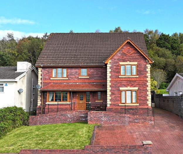 5 Bedroom Detached House For Sale In Cenarth Drive, Aberdare, South Glamorgan, CF44