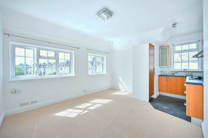 2 Bedroom Maisonette To Rent In Adela Avenue, Motspur Park, New Malden, KT3