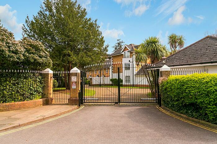 2 Bedroom Terraced House To Rent In White Heron Mews, Teddington, TW11