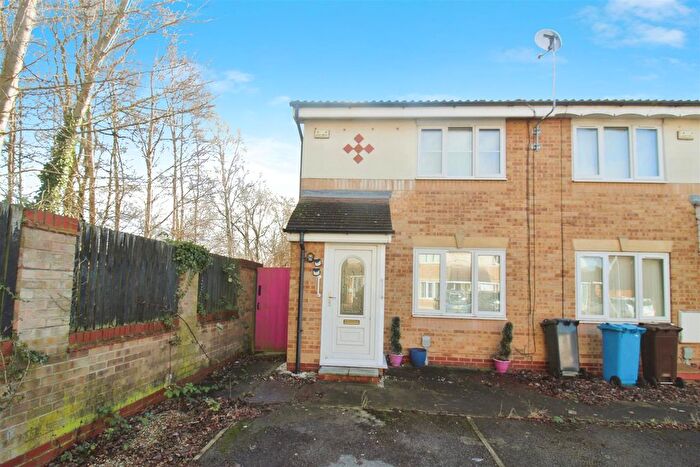 2 Bedroom End Of Terrace House For Sale In Blossom Grove, Hull, HU8
