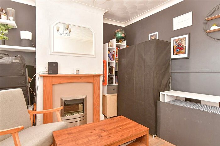 2 Bedroom Terraced House For Sale In Castle Road, Chatham, Kent, ME4