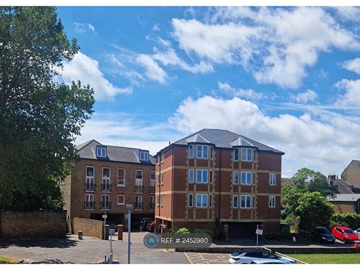 1 Bedroom Flat To Rent In Broadway, Sheerness, ME12