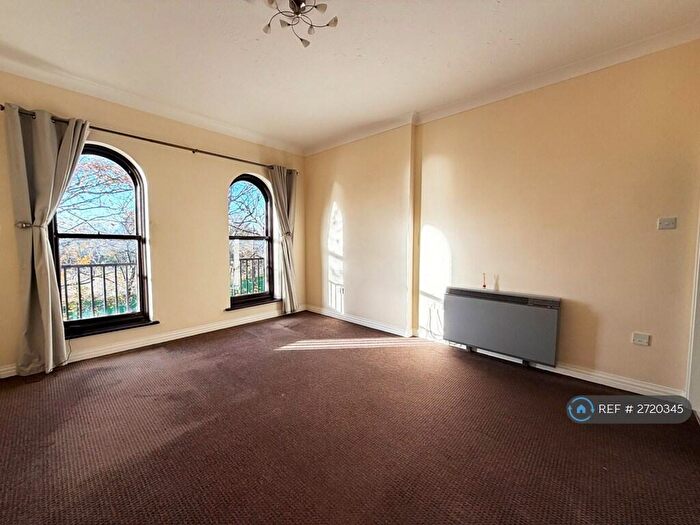 2 Bedroom Flat To Rent In Marks Court, Southend-On-Sea, SS1