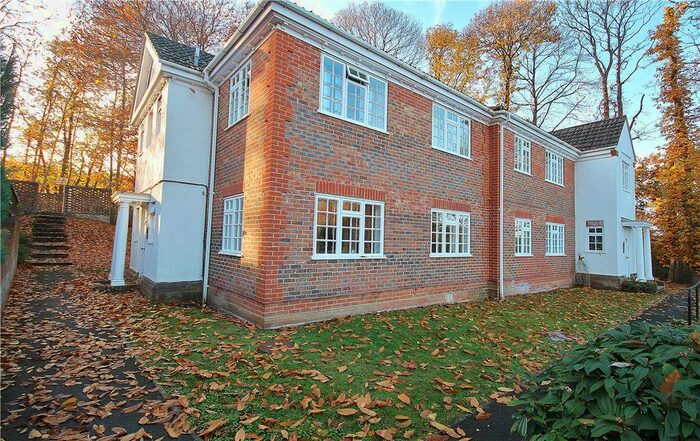 1 Bedroom Flat To Rent In Hawkesworth Drive, Bagshot, Surrey GU19